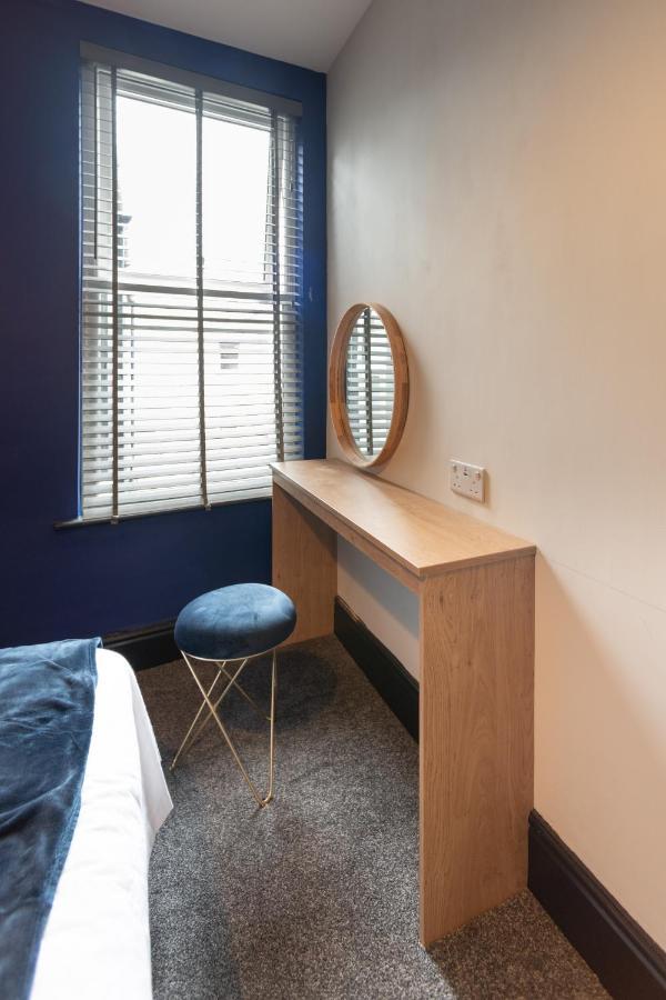 Lovely 2-Bed Apartment In Blackpool Secret House Bagian luar foto