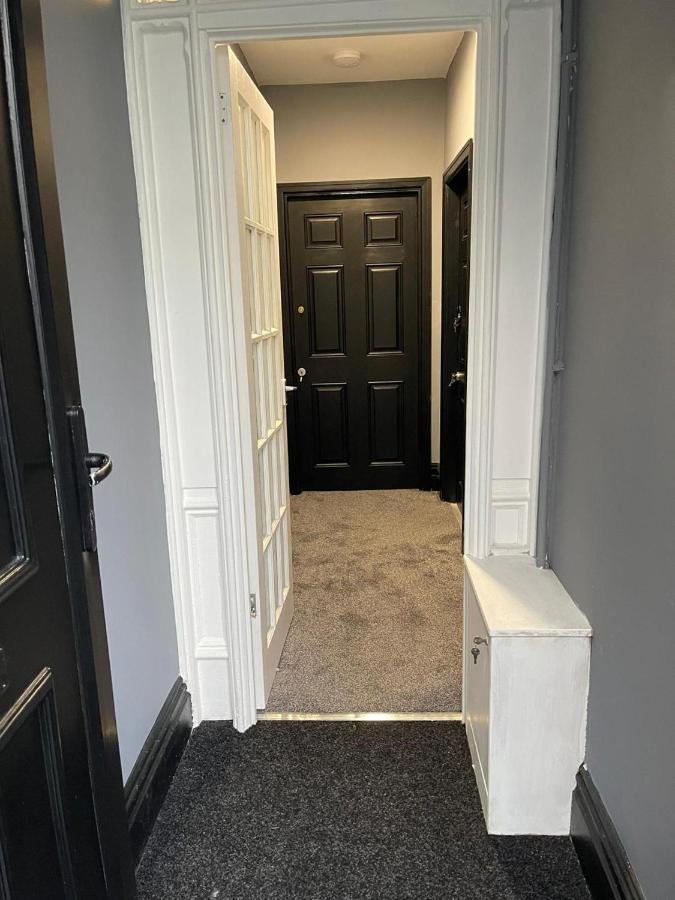 Lovely 2-Bed Apartment In Blackpool Secret House Bagian luar foto